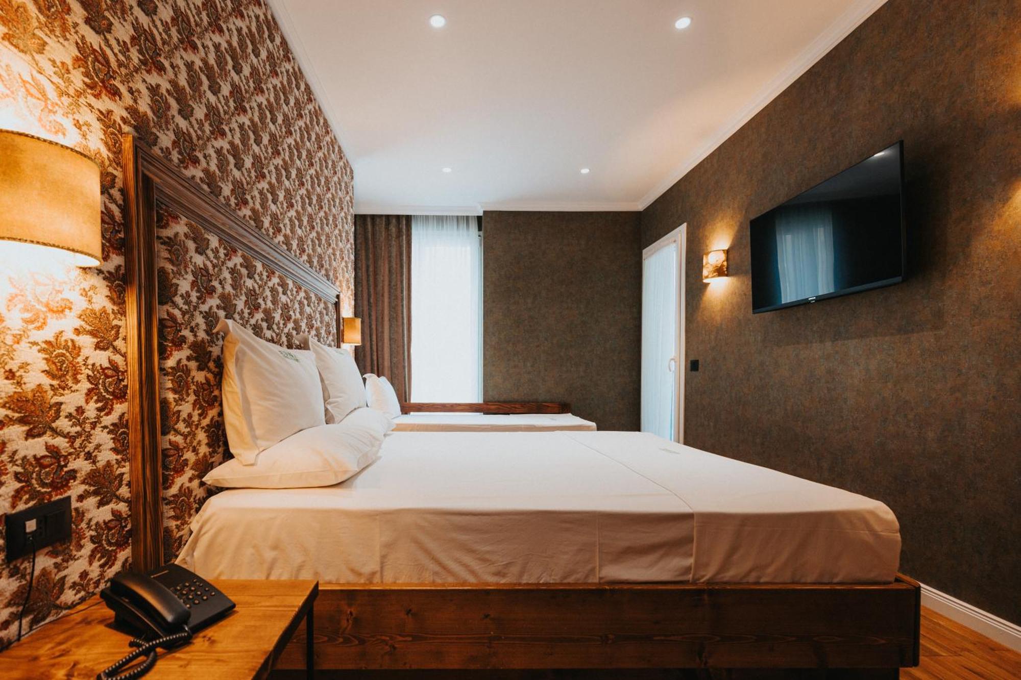 Ledina Hotel Orikum Esterno foto